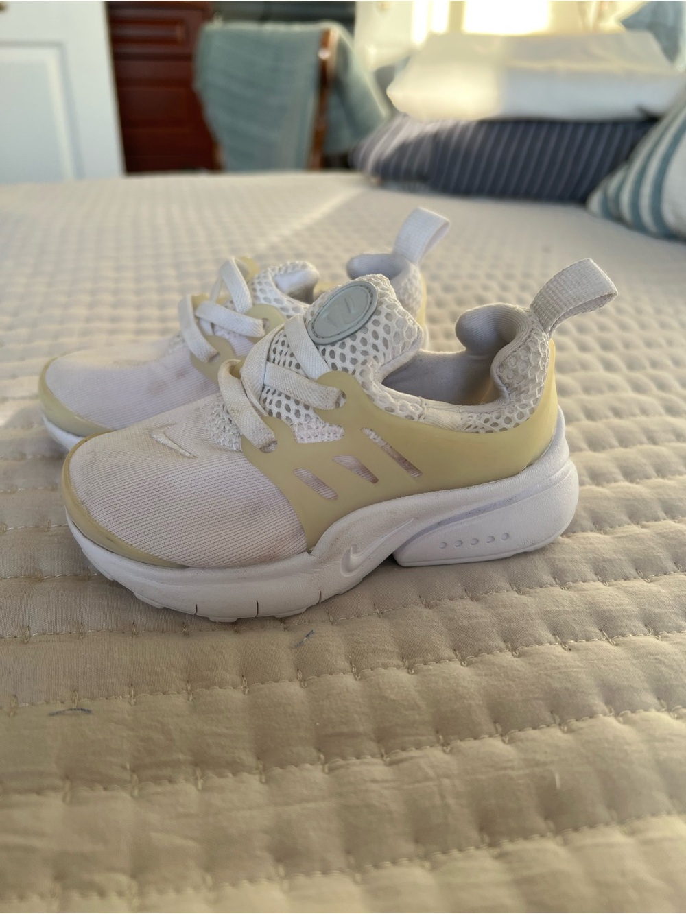 Nike Kids White and Pale Yellow Slip-On Sneaker Trainers